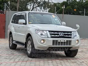 Mitsubishi Pajero 2012 White