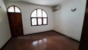 10bdrm House in Regent Estate, Mikocheni for rent