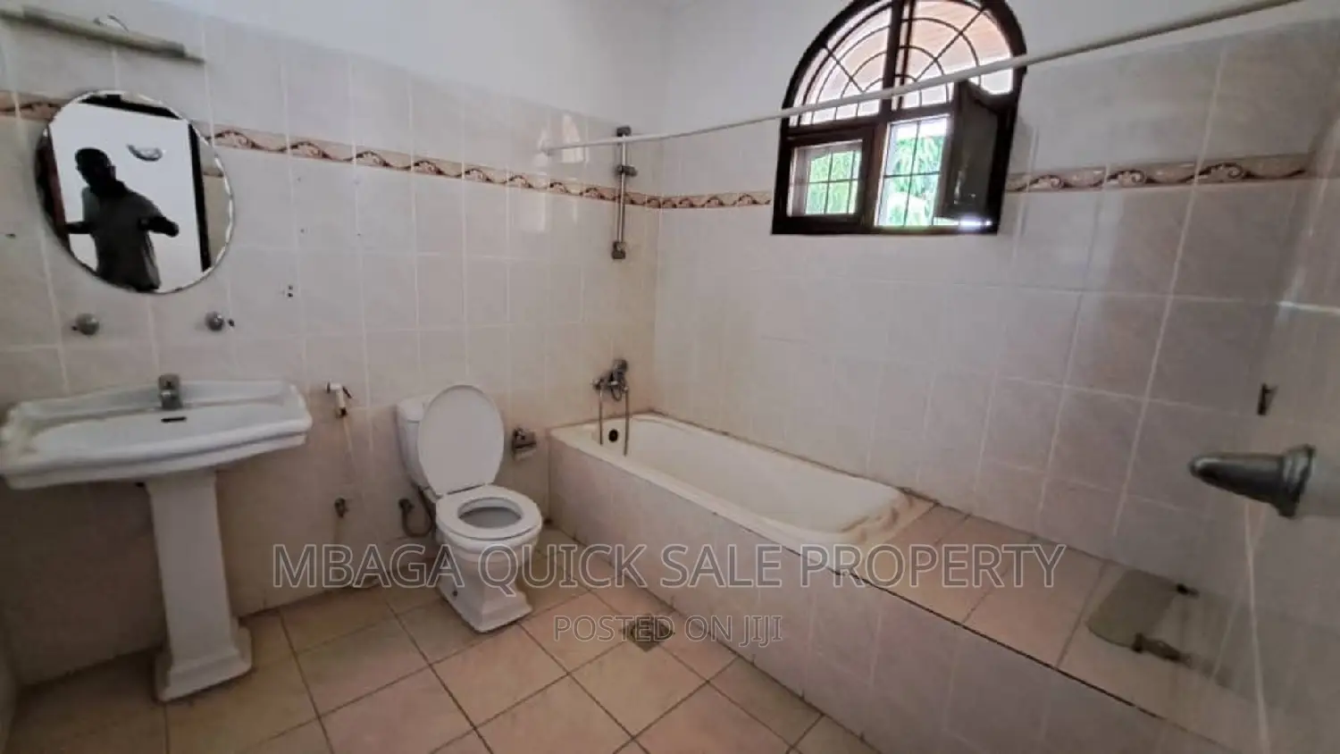 10bdrm House in Regent Estate, Mikocheni for rent