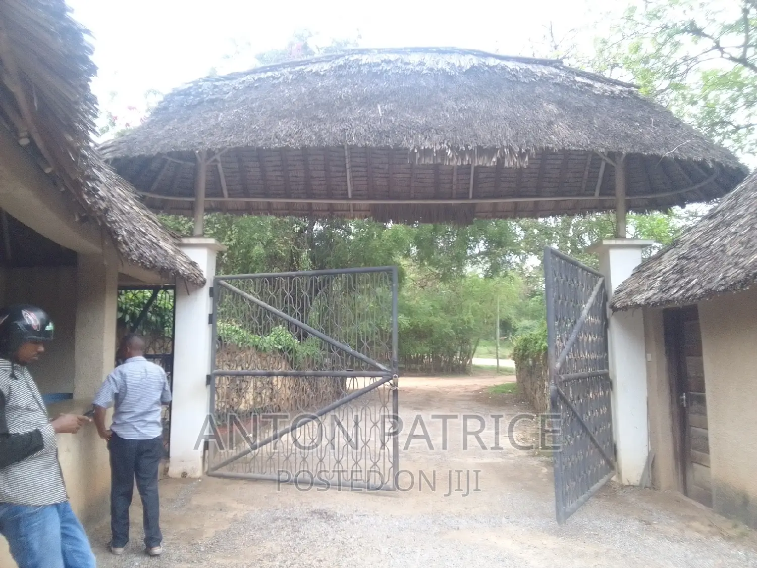6bdrm Apartment in Tegeta, Kinondoni for sale