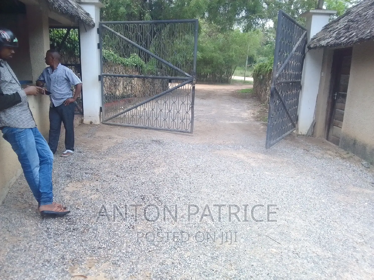 6bdrm Apartment in Tegeta, Kinondoni for sale