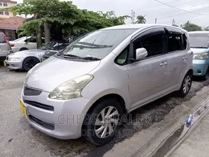 Toyota Ractis 2005 Silver