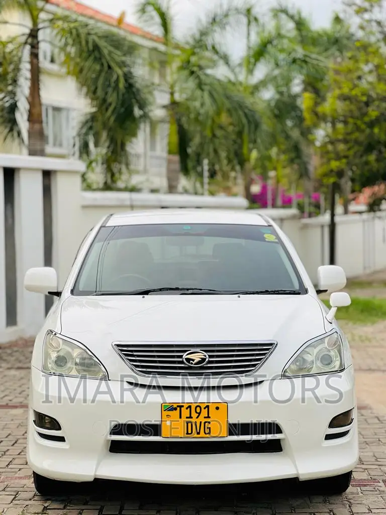 Toyota Harrier 2005 White