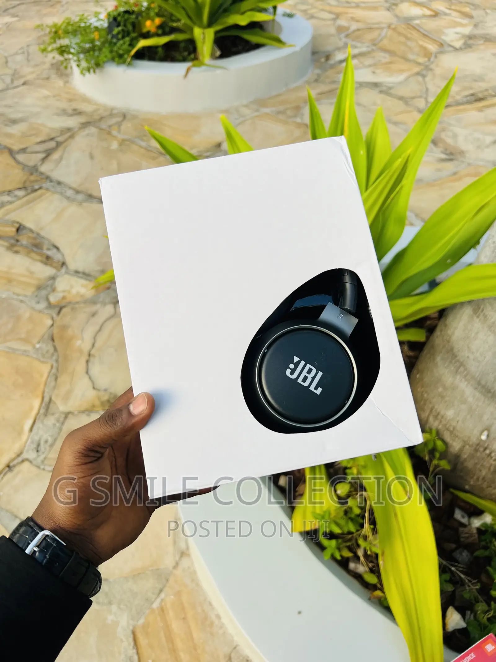 JBL Headphones With Detachable Microphone