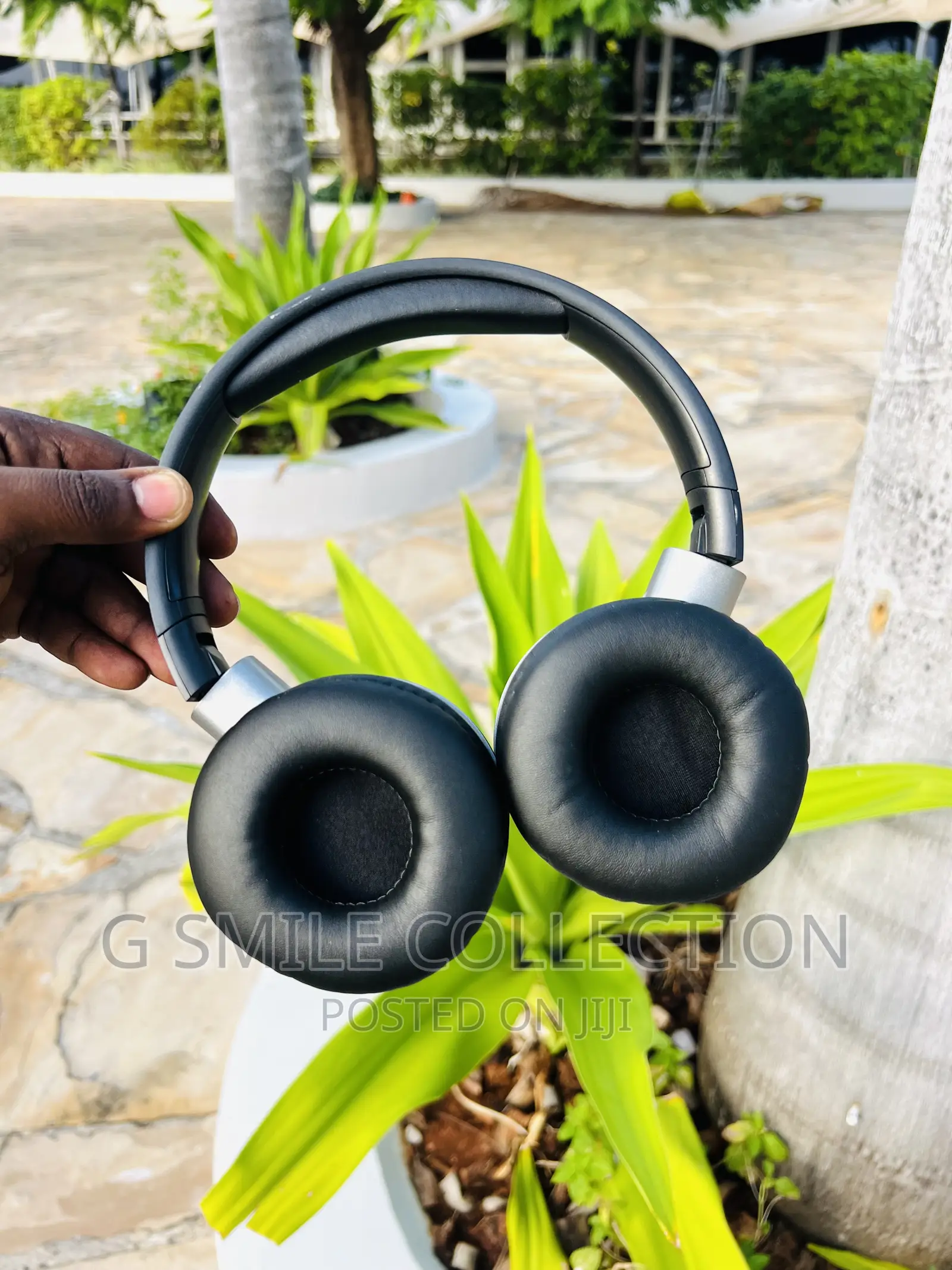 JBL Headphones With Detachable Microphone