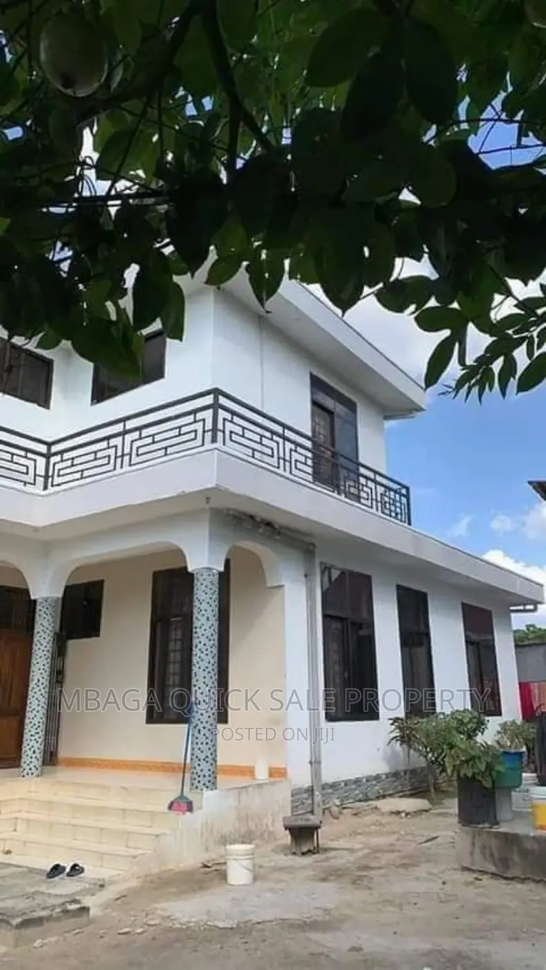 5bdrm House in Mbaga Estate, Goba for sale
