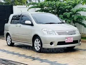 Toyota Raum 2005 Silver