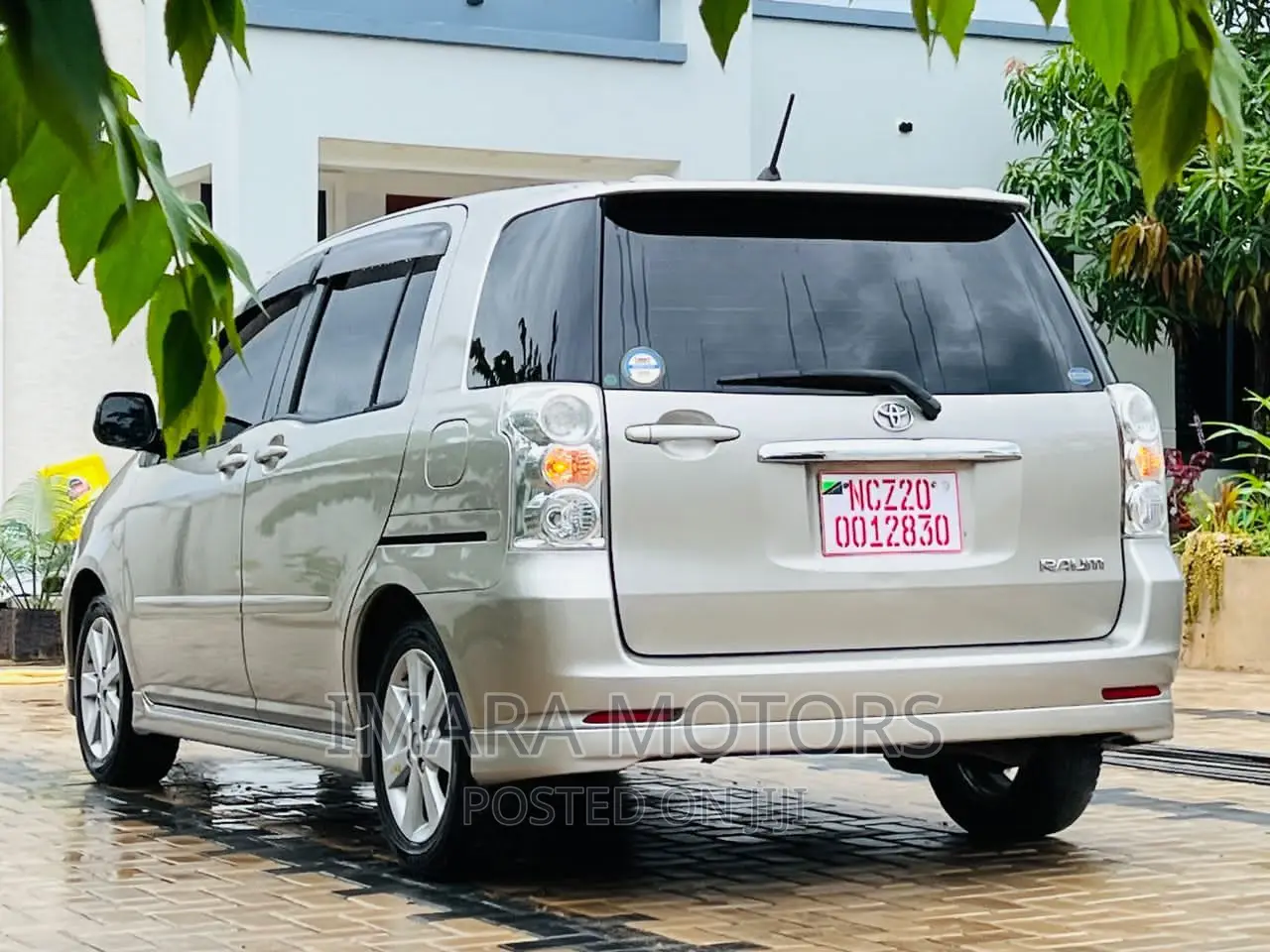 Toyota Raum 2005 Silver