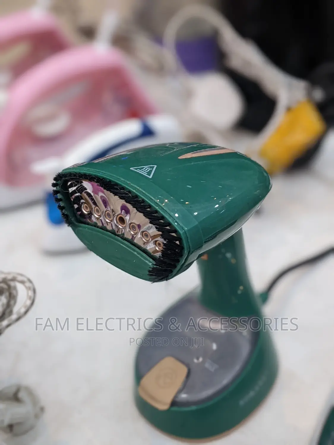 Steam Iron Bravo
