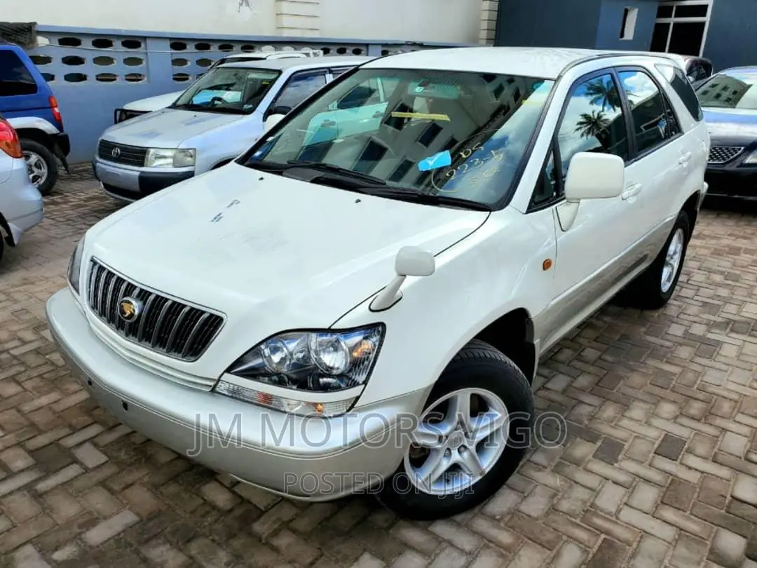 Toyota Harrier 2001 White