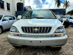 Toyota Harrier 2001 White