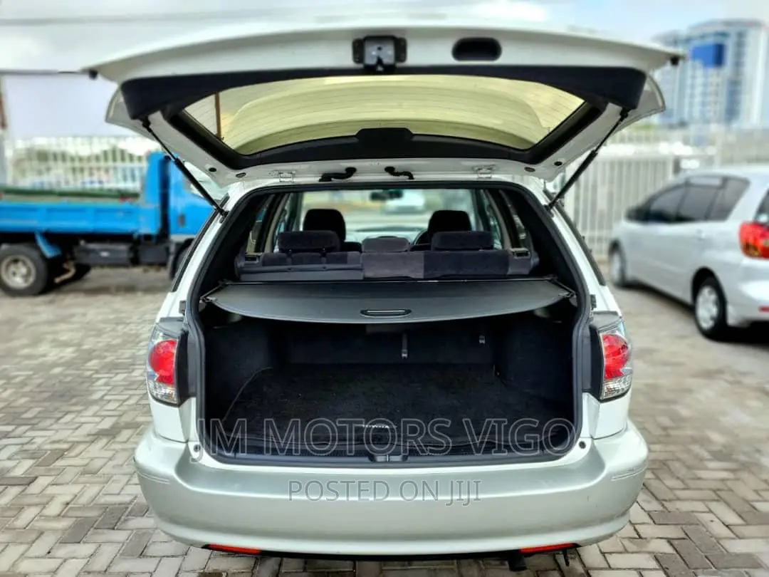 Toyota Harrier 2001 White