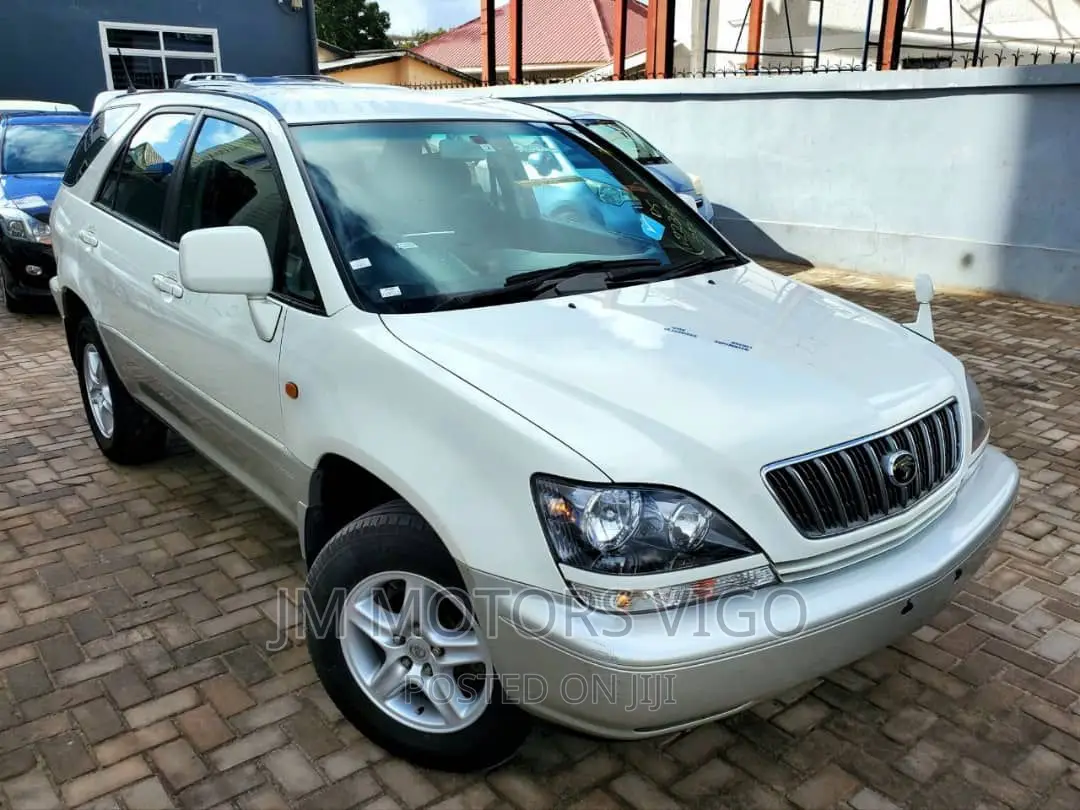 Toyota Harrier 2001 White