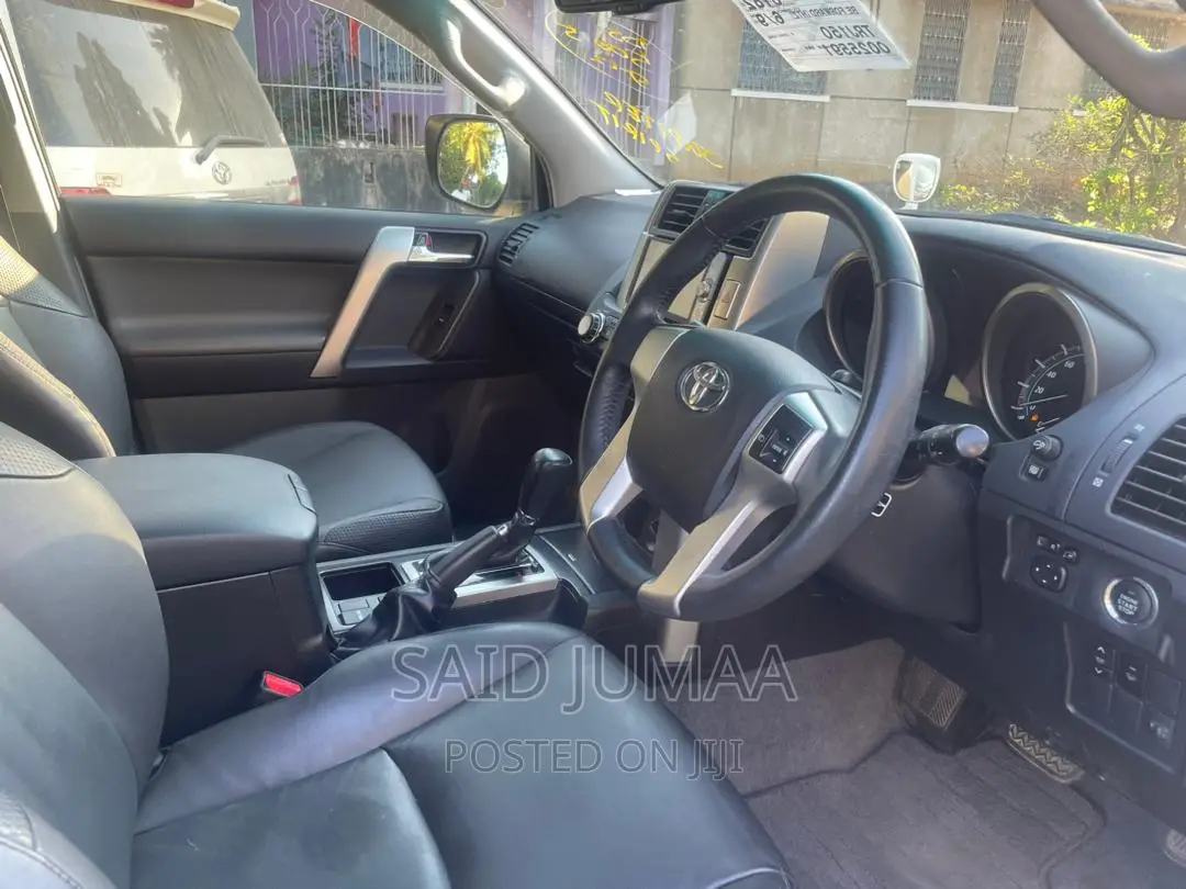 Toyota Land Cruiser Prado 2.7 i 2011 Black