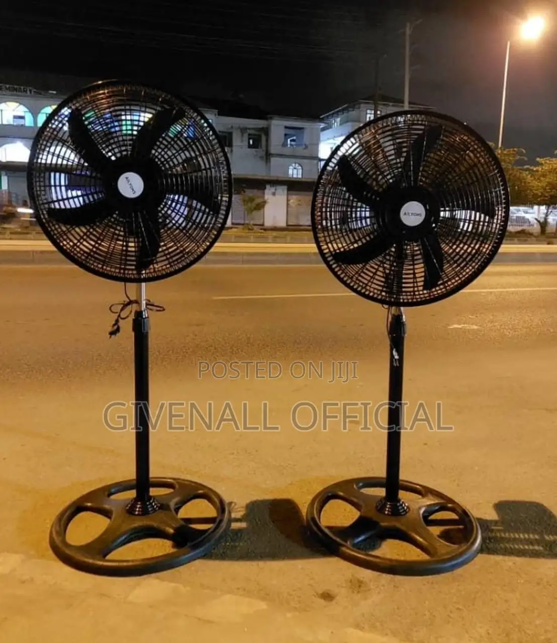 Feni Ya Kusimama Ya Ailyons Upepo Mkali Inazunguka Pand Zote