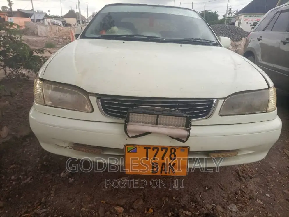 Toyota Corolla II 1997 White