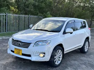 Toyota Vanguard 2012 White