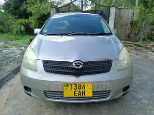 Toyota Corolla Spacio 1.5 V 2003 Gold