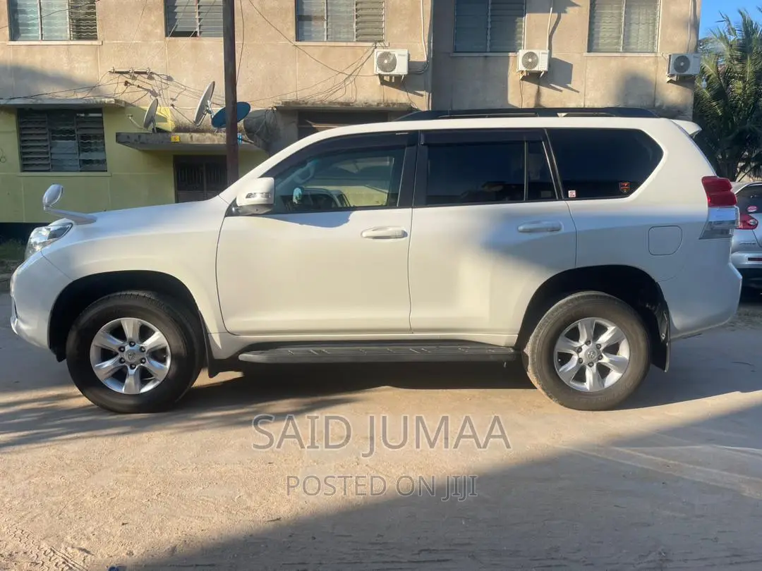 Toyota Land Cruiser Prado 2.7 i 2012 Pearl