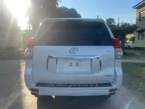 Toyota Land Cruiser Prado 2.7 i 2012 Pearl