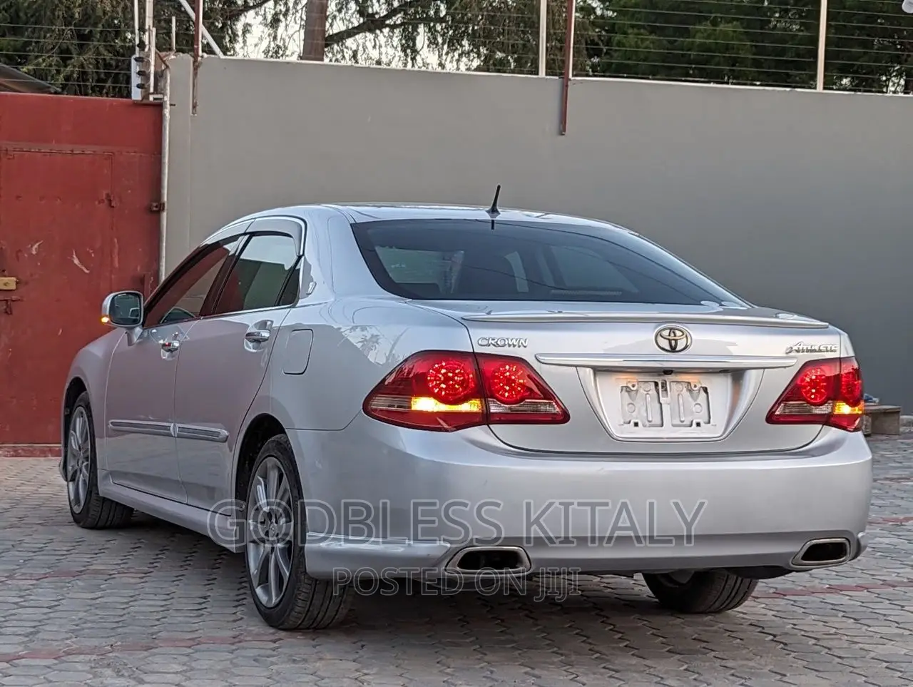 Toyota Crown 2009 Silver