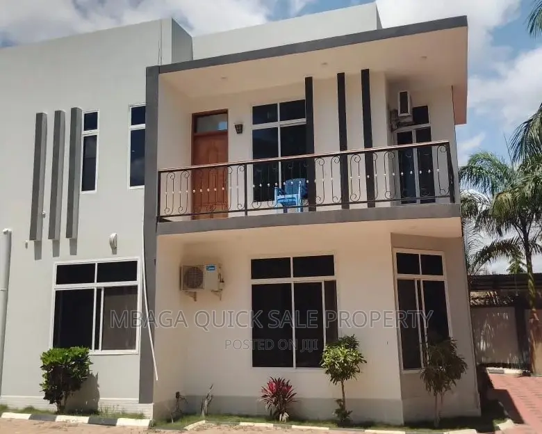 4bdrm House in Mbaga Estate, Bunju for sale