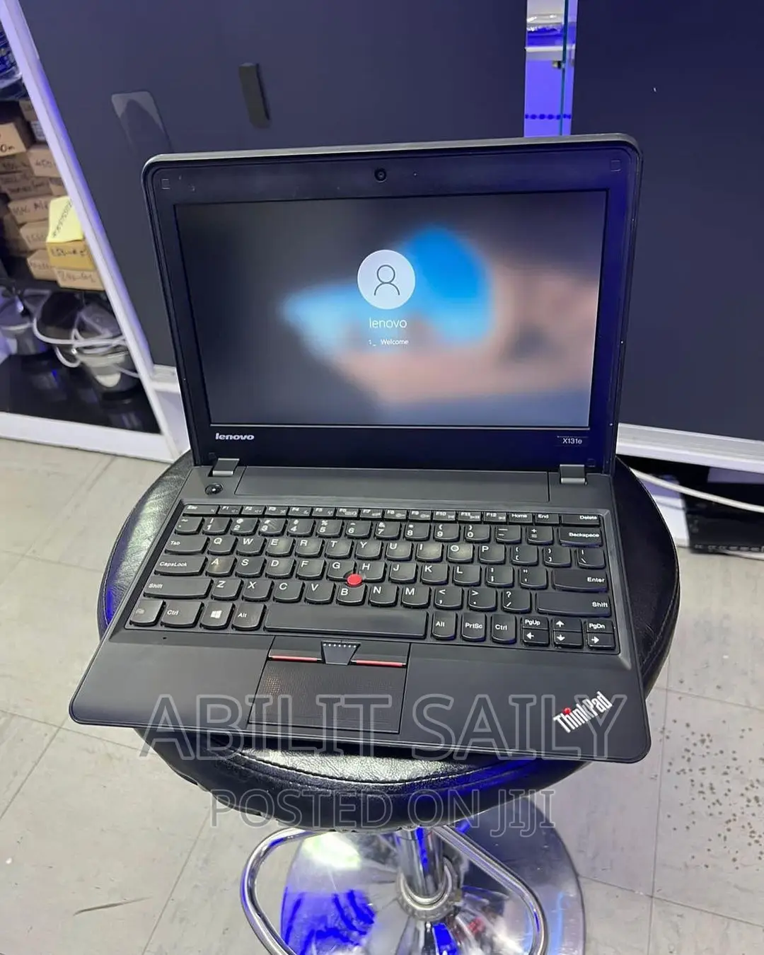 Laptop Lenovo ThinkPad X131e 4GB Intel Celeron HDD+SSD 256GB