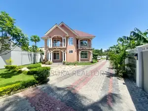 6bdrm House in Ada Estate for rent