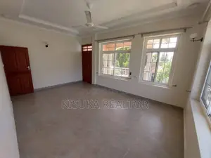 6bdrm House in Ada Estate for rent