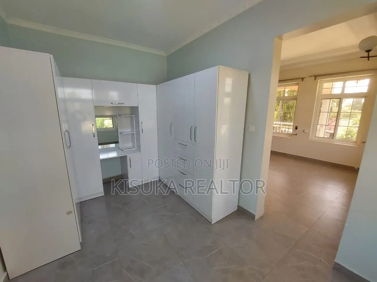 6bdrm House in Ada Estate for rent