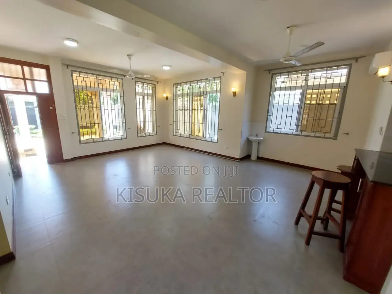 6bdrm House in Ada Estate for rent