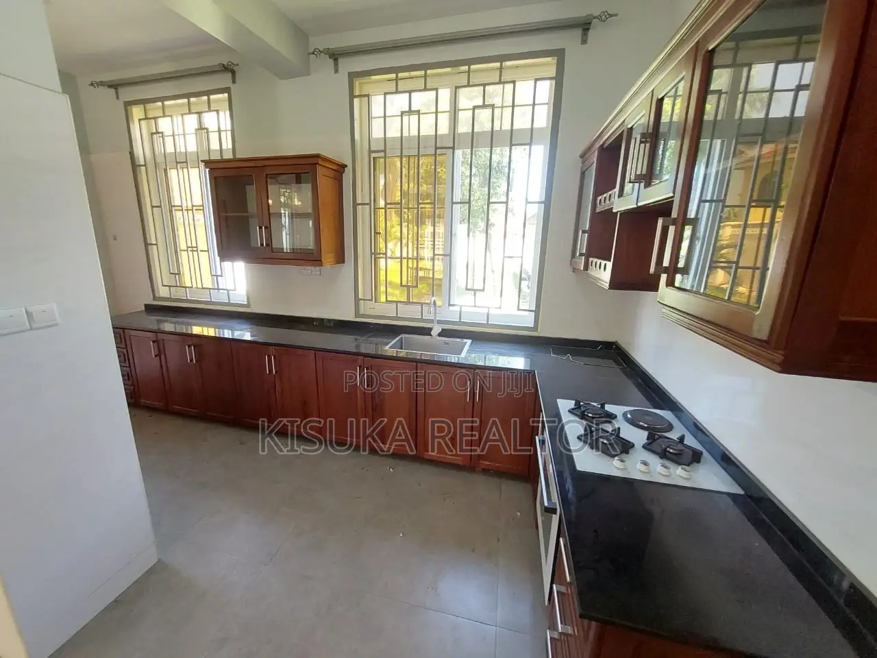 6bdrm House in Ada Estate for rent
