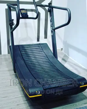 Curved Manual Treadmill.