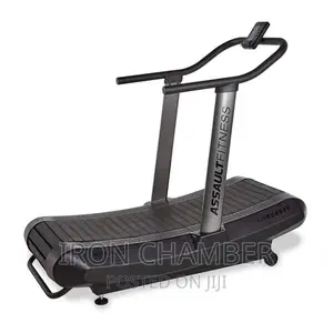 Curved Manual Treadmill.