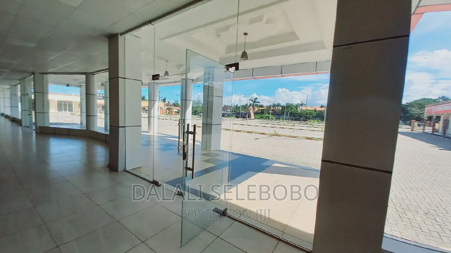 Office Space Kubwa Sana Milioni 17 Bangalore