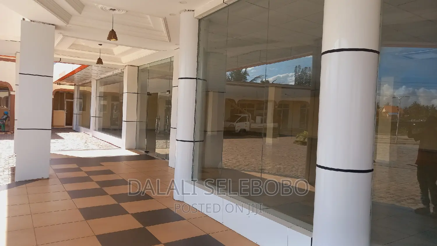 Office Space Kubwa Sana Milioni 17 Bangalore
