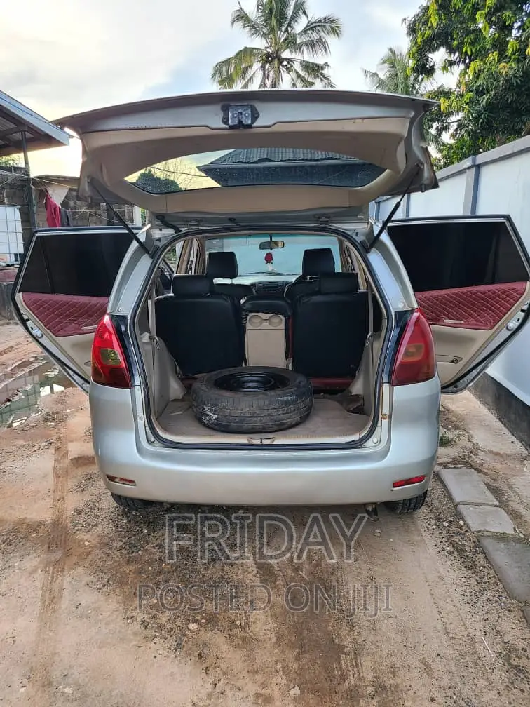Toyota Corolla Spacio 2004 Silver