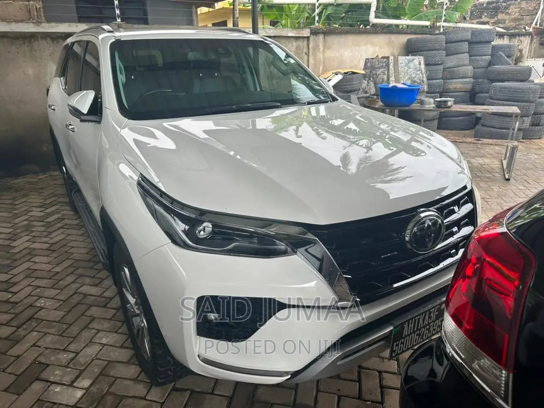 Toyota Fortuner 2.8 D AWD 2021 Pearl