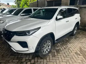 Toyota Fortuner 2.8 D AWD 2021 Pearl