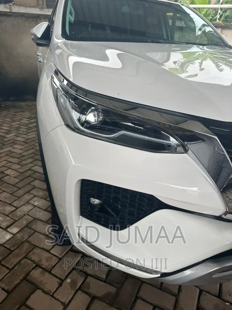 Toyota Fortuner 2.8 D AWD 2021 Pearl