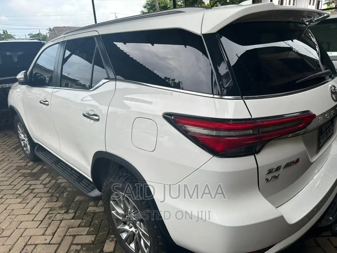 Toyota Fortuner 2.8 D AWD 2021 Pearl
