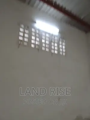 Warehouse in Tazara 300 SQM