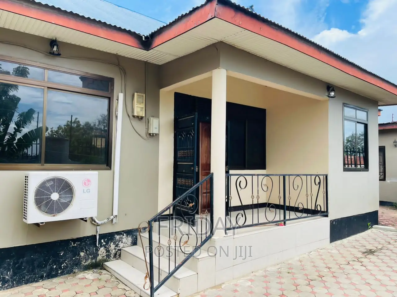 4bdrm Block of Flats in Rungwe Magari, Kinondoni for sale