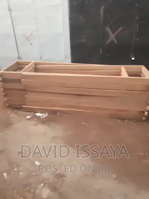 Mafremu Ya Mbao Ngumu