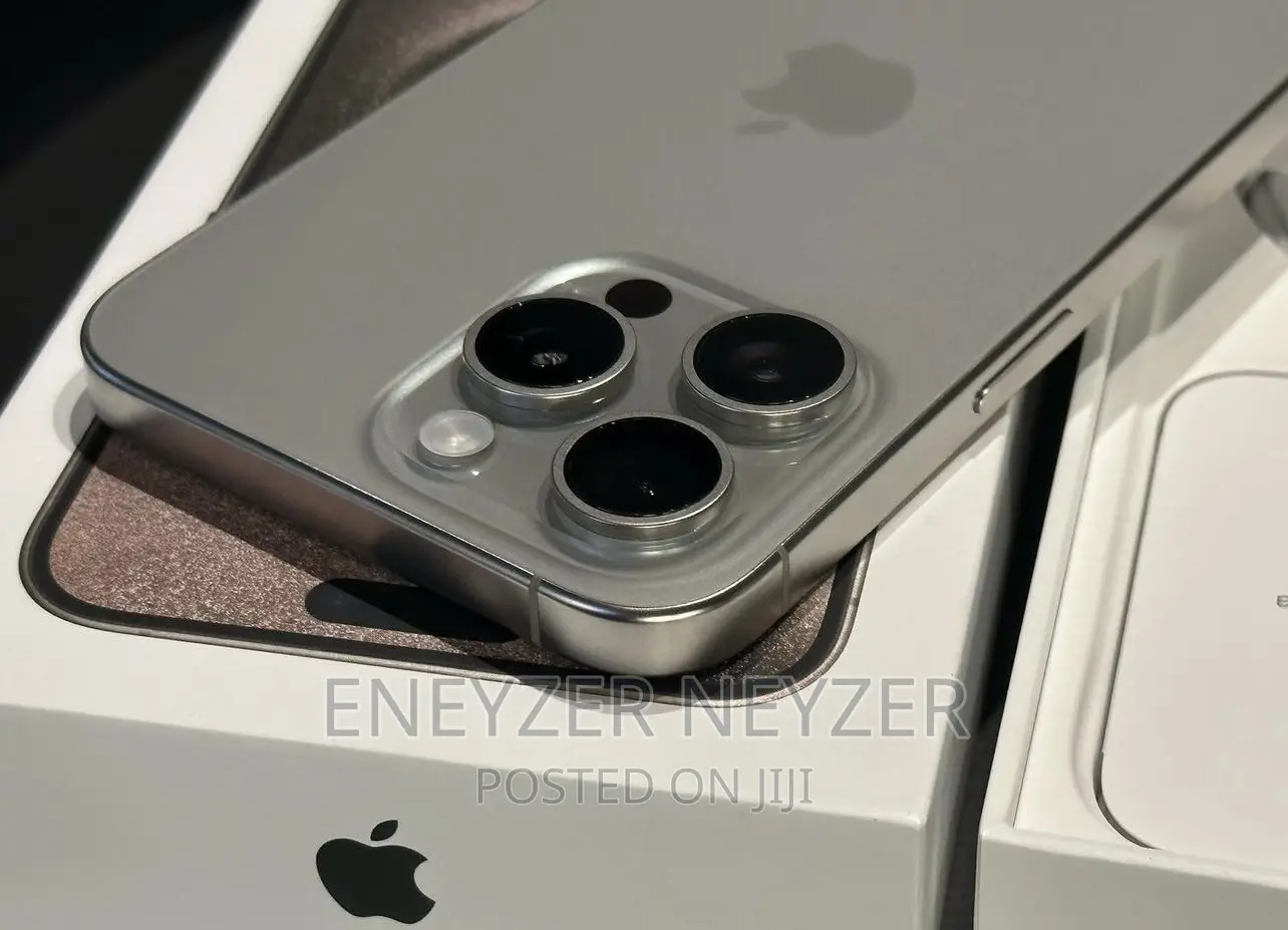New Apple iPhone 15 Pro Max 256 GB Black