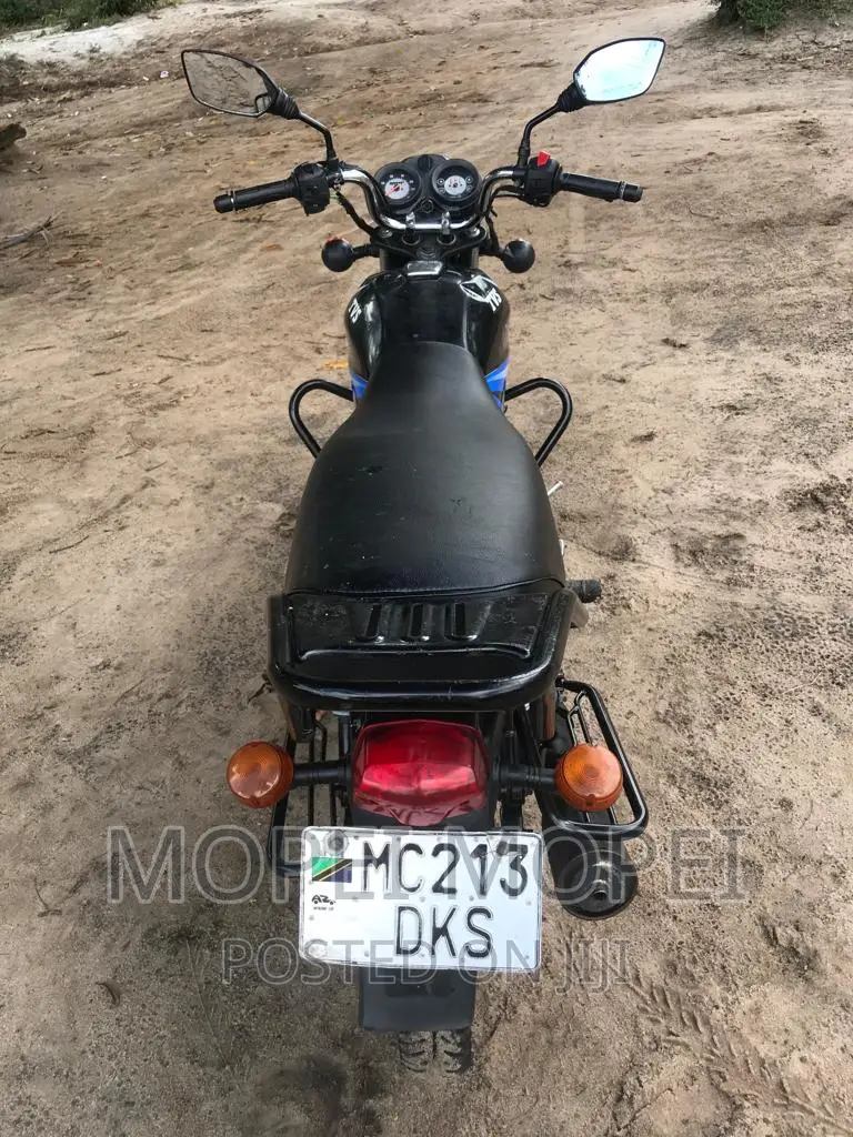 TVS HLX 125 2022 Black