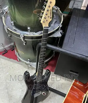 Yamaha Solo Guitar
