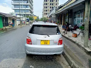 Toyota IST 2005 Silver