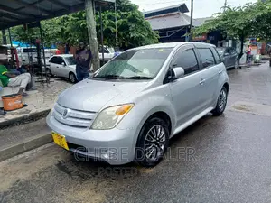 Toyota IST 2005 Silver