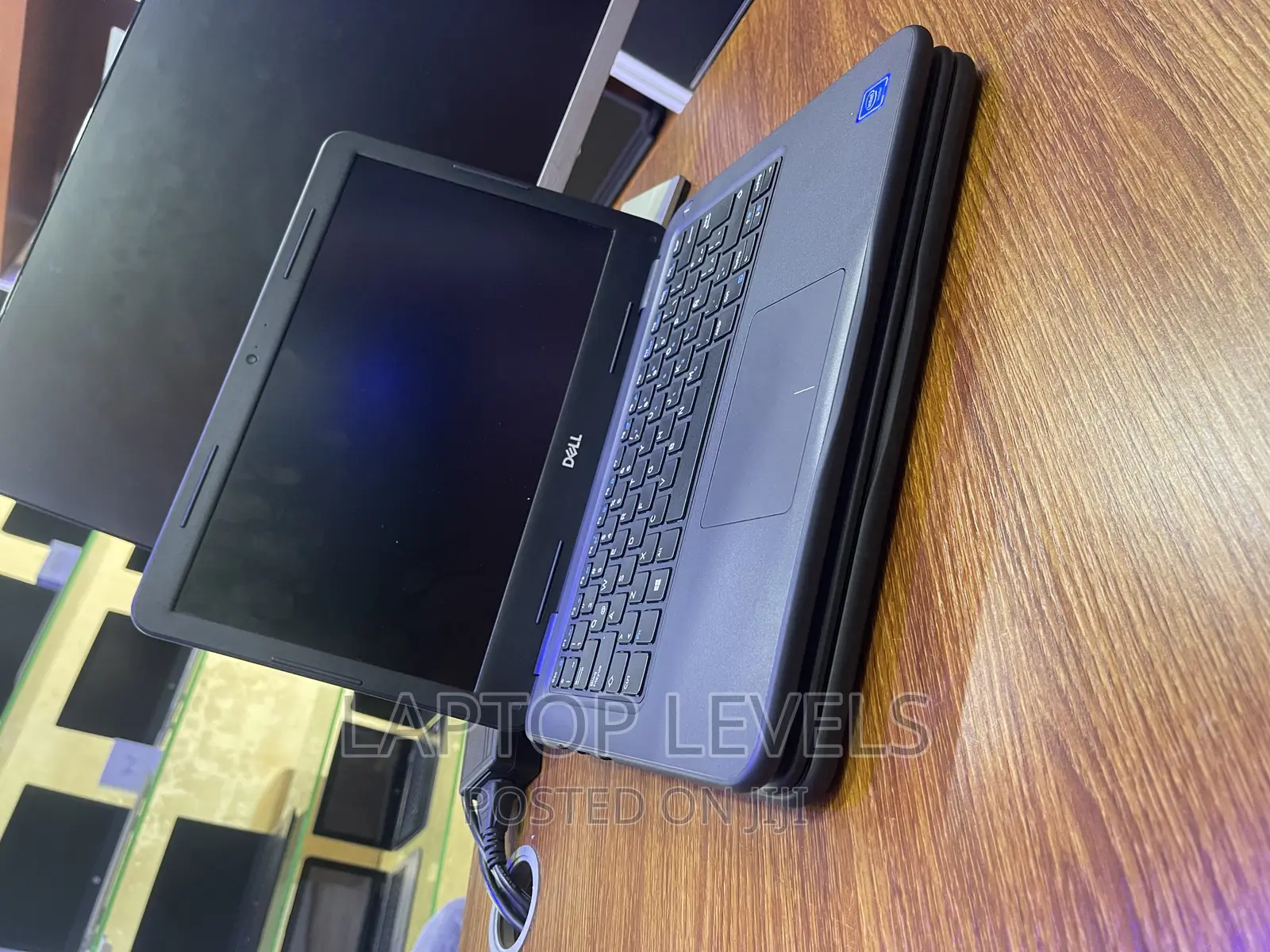 Laptop Dell Latitude 3310 4GB Intel SSD 256GB